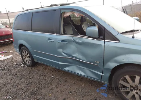 2009 Chrysler Town & Country Touring из США, поврежденный, VIN 2A8HR54119R661430